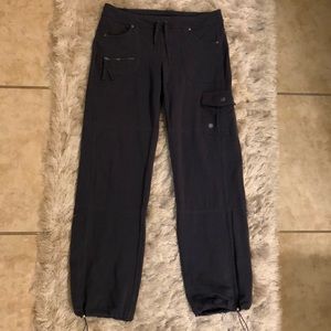 Athleta Cargo Pants Small Super cute for Fall!